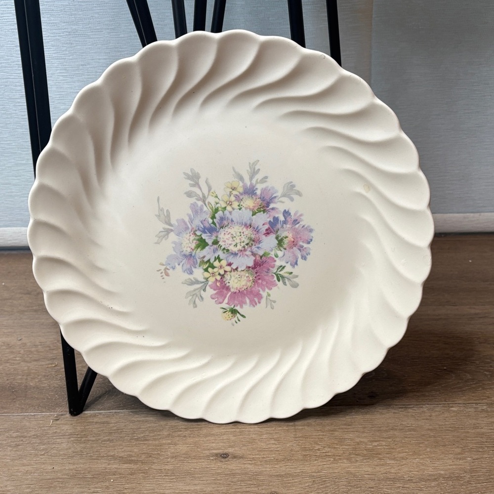 Vintage Floral Cream Dinner Plate Pink & Purple Bouquet Royal China Honey Lee
